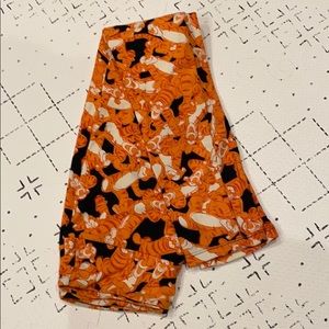 Tigger OS LulaRoe leggings!  Hard to find!
